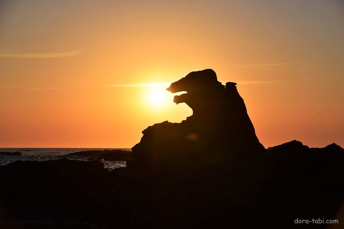 秋田県 ゴジラ岩 男鹿市 ドライブ旅 Com 観光地 絶景 ドライブ旅行情報