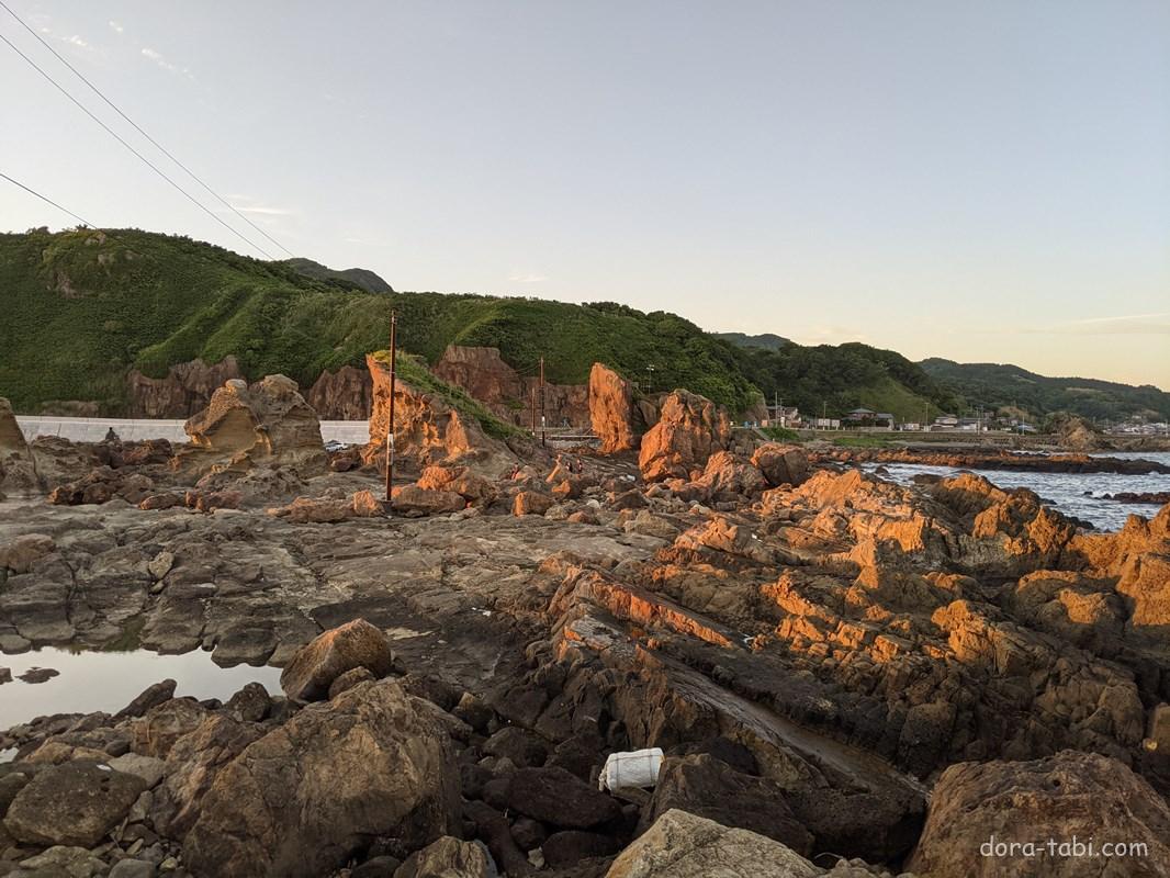 秋田県 ゴジラ岩 男鹿市 ドライブ旅 Com 観光地 絶景 ドライブ旅行情報