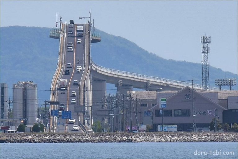 ベタ踏み坂が見える場所は!?「江島大橋」の観光情報ほか
